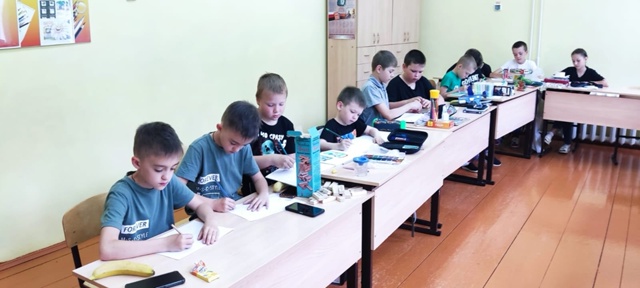 Насыщенный день в лагере с дневным пребыванием.